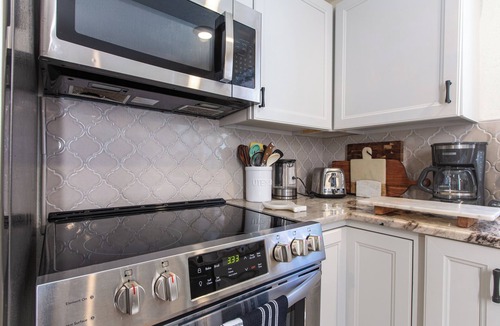 Northeast Santa Fe Apartment | Prime Location Near Downtown 1.1 ml Cozy Easy Parking Pet Friendly