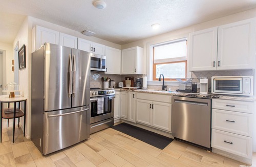 Northeast Santa Fe Apartment | Prime Location Near Downtown 1.1 ml Cozy Easy Parking Pet Friendly