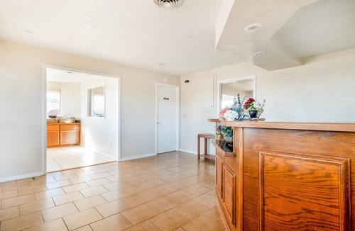 Elk City House | Prime Location! Near National Route 66 Museum, FREE Parking, 2 Comfortable Units