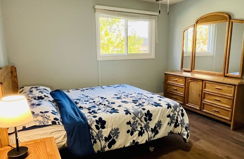 Lakeview House | Prime Location Oasis: Your Gateway to Between Toronto to Niagara Falls