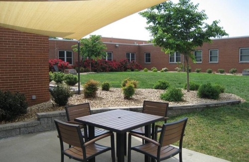 Roanoke Apartment | PRIME LOCATION ♥ of Downtown ♛ Queen Bed Modern