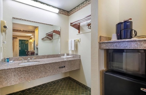 Three Rivers House | Prime Location! Parking, Pets Allowed, Free Parking Onsite, Outdoor Pool!