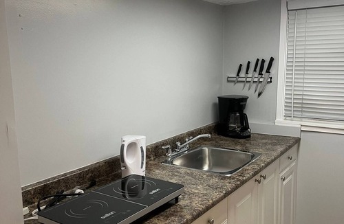 Argyle Apartment | Prime Location Studio with Separate amenities