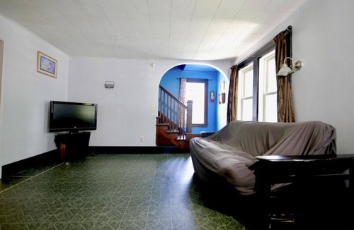 Goshen House | Prime location