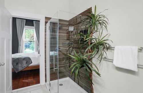 Indianapolis House | Prime location very close to downtown!