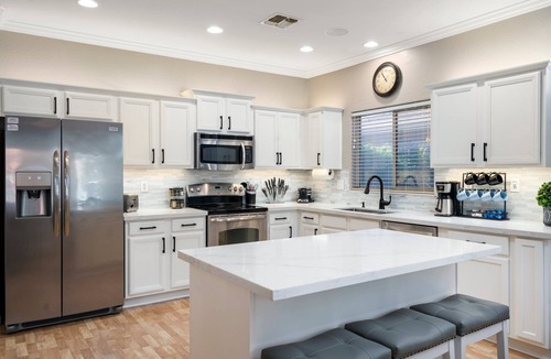 Fincher Farms House | Prime Location, W/Movie Room, Air Hockey, Hot Tub &Close to Food & Entertainment