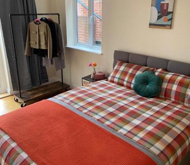 Hanger Hill House | Prime Location Wembley Stadium London