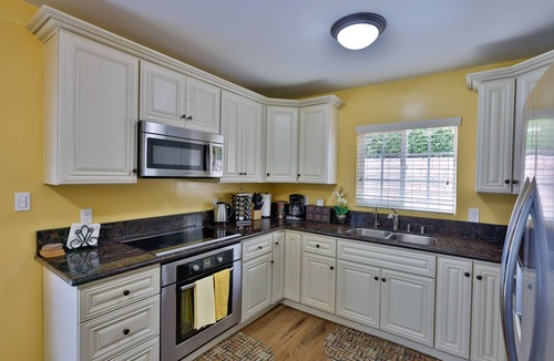 Del Rey House | Prime Marina Del Rey/Venice Beach Area Location 5 min. from beach