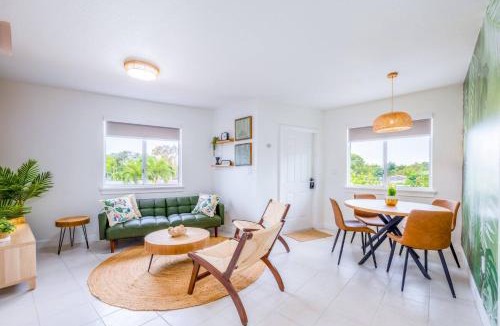 West Little Havana Apartment | Prime Miami Retreat | Sleeps 12 | Parking, BBQ!