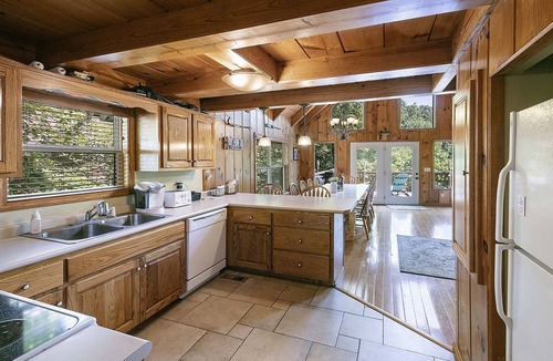 Flat Hollow Marina Cabin | Prime Norris Lakefront Cabin, Covered Dock, Hot tub, Firepit, 5 bed, 3.5 bath