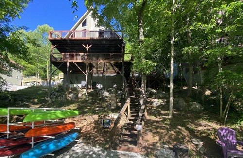 Flat Hollow Marina Cabin | Prime Norris Lakefront Cabin, Covered Dock, Hot tub, Firepit, 5 bed, 3.5 bath