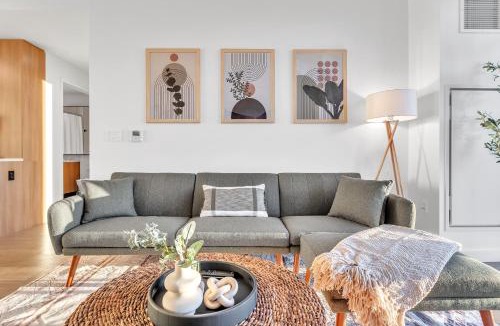 Mott Haven Apartment | Prime NYC Waterfront Gem