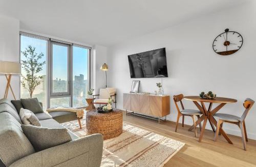 Mott Haven Apartment | Prime NYC Waterfront Gem