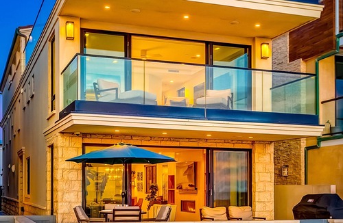 West Newport House | Prime Oceanfront Location