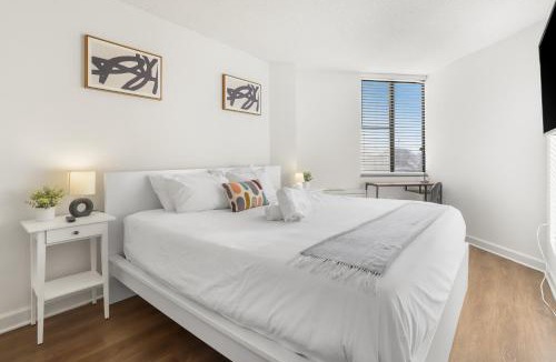 Pentagon City Apartment | Prime Pentagon City Apt with Rooftop Access