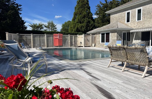 Quogue House | Prime Quogue village location