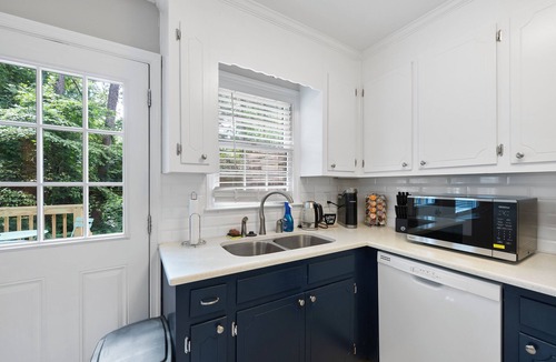 Southwest Raleigh House | Prime Raleigh Duplex Stay B