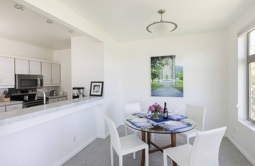 Downtown Portland Condo | Prime River View: spacious, light-filled top floor corner unit downtown