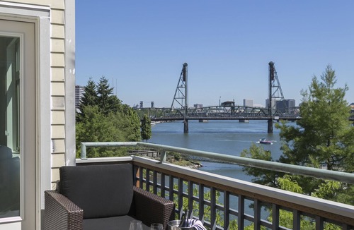 Downtown Portland Condo | Prime River View: spacious, light-filled top floor corner unit downtown