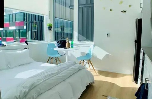 Roosevelt Hotel | Prime Roosevelt Contemporary Studio