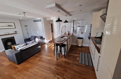 Seafront Apartment | Prime Seafront Location, Free Shared Parking