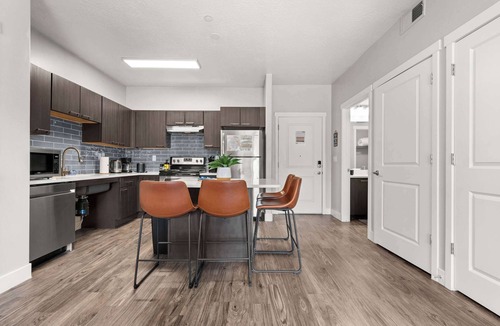 Fairpark Apartment | Prime SLC - Airport - Convention - Hot tub