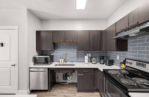 Fairpark Apartment | Prime SLC - Airport - Convention - Hot tub
