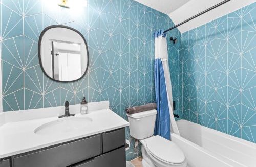 Travis Heights Apartment | Prime SoCo boutique studios with laundry WiFi 7 Min to DT