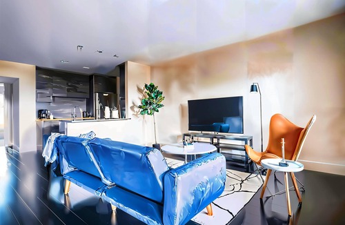 Riverside Apartment | Prime Spot | Cozy Bed, Pool + Free Parking
