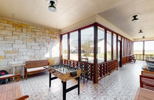 Celeste House | Prime Stargazing! Serene Texas Countryside Retreat