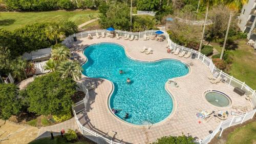 Florida Center Apartment | Prime Studio lake & Pool View 5 min to Universal