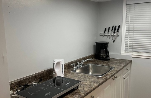 Argyle Apartment | Prime Studio with Separate Amenities