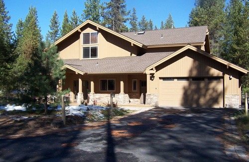 Sunriver House | Prime summer cancellation so grab it quick before it rents again!