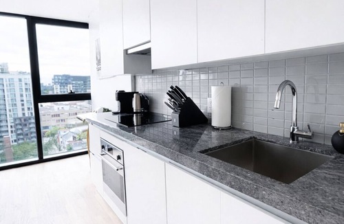 Fashion District Condo | Prime Toronto Condo | Walk to CN Tower, Rogers Centre & Nightlife