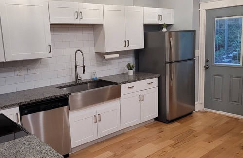 Clifton House | Prime Walk to Cincinnati Zoo & Botanical Garden –Steps to UC, Short Vine & More!