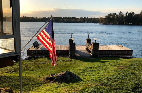 Alexandria Bay Cottage | Prime waterfront cottage in Thousand Islands, wifi, Pet-Freindly