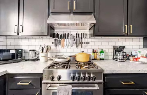 Norma Triangle Apartment | Prime West Hollywood Rooftop Oasis with Rooftop Deck