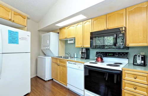 Lakeway Villa | Primrose #6 - Lake View Retreat with Hot Tub Access
