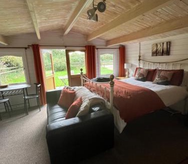 Holworth Apartment | Primrose Cabin