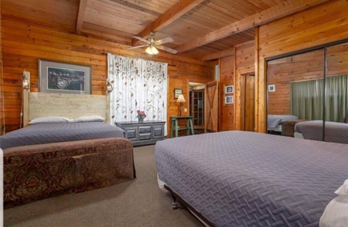 Sulphur Cabin | Primrose Family Lodge