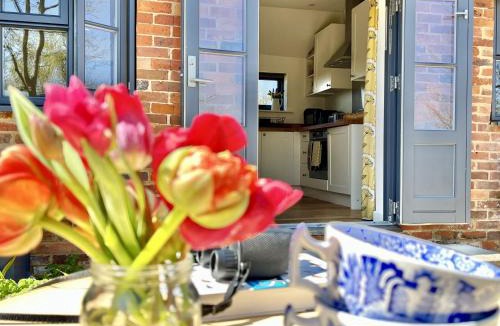 Mayfield House | Primrose Lodge