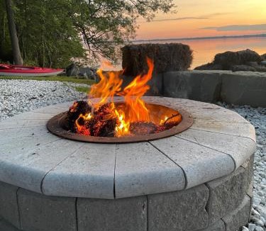 Cressy House | Prince Edward County Beachfront Retreat
