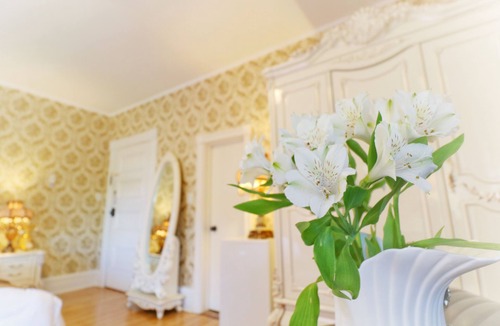 Queens Square Bed & Breakfast | Prince Inn