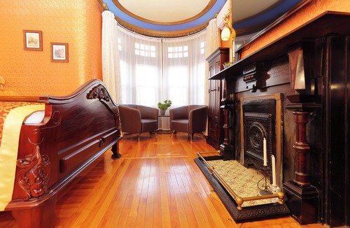 Queens Square Bed & Breakfast | Prince Inn