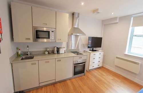 Bristol Floating Harbour Apartment | Prince Street Studio 8