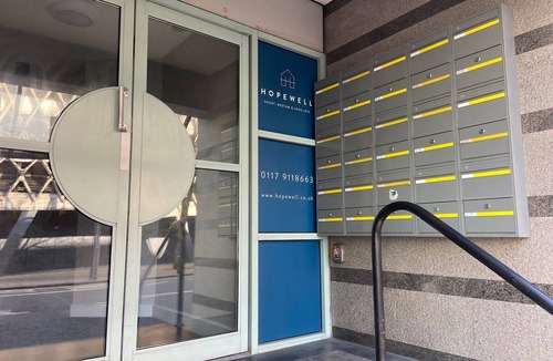 Bristol Floating Harbour Apartment | Prince Street Studio 8