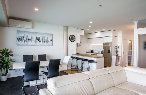 Auckland Central Business District Apartment | Princes Wharf - Couple luxury