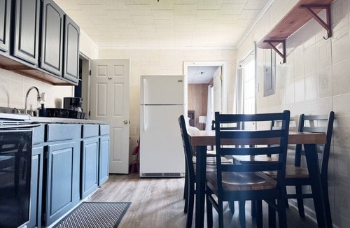 Princeton Apartment | Princeton Place - QUEEN 2BD/1BA Apt