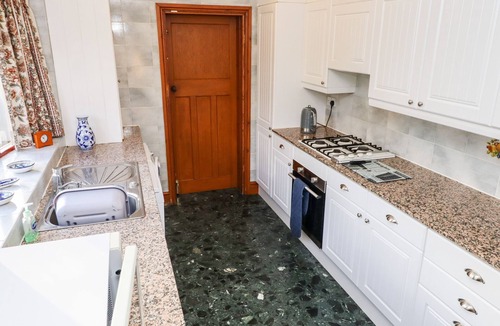 Carlton in Lindrick Cottage | Pringles Orchard