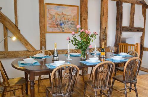 Leigh House | Priory Barn